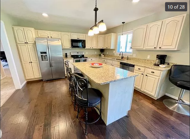 Model Kitchen Layout